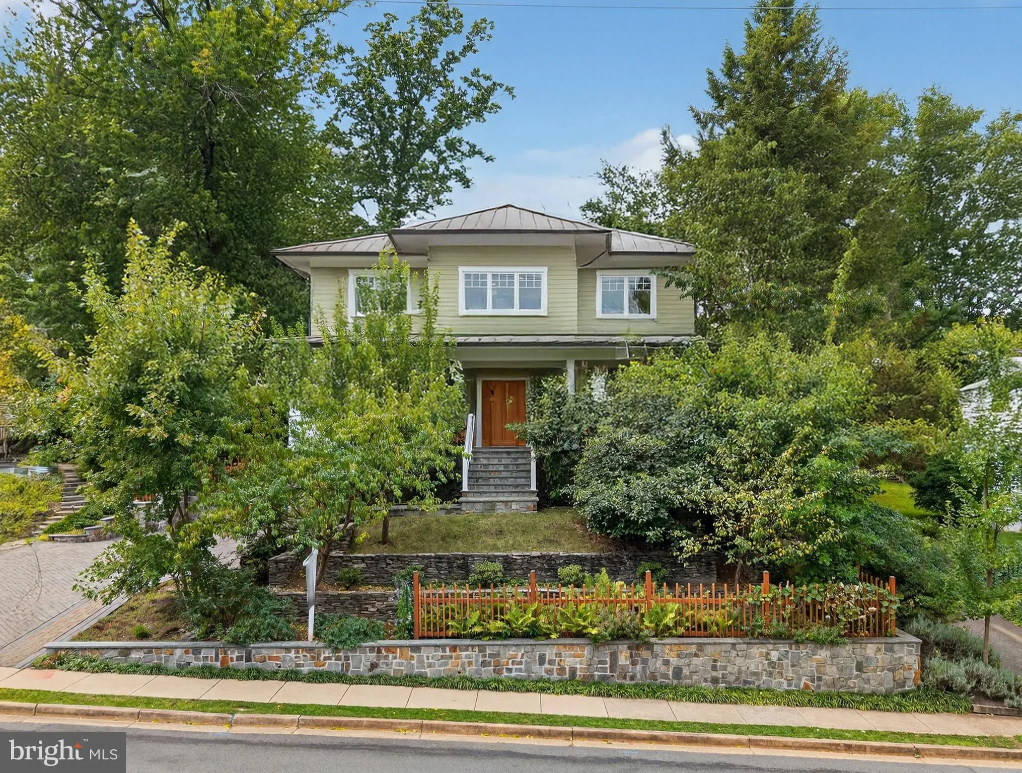 2136 POWHATAN STREET, Falls Church, VA 22043