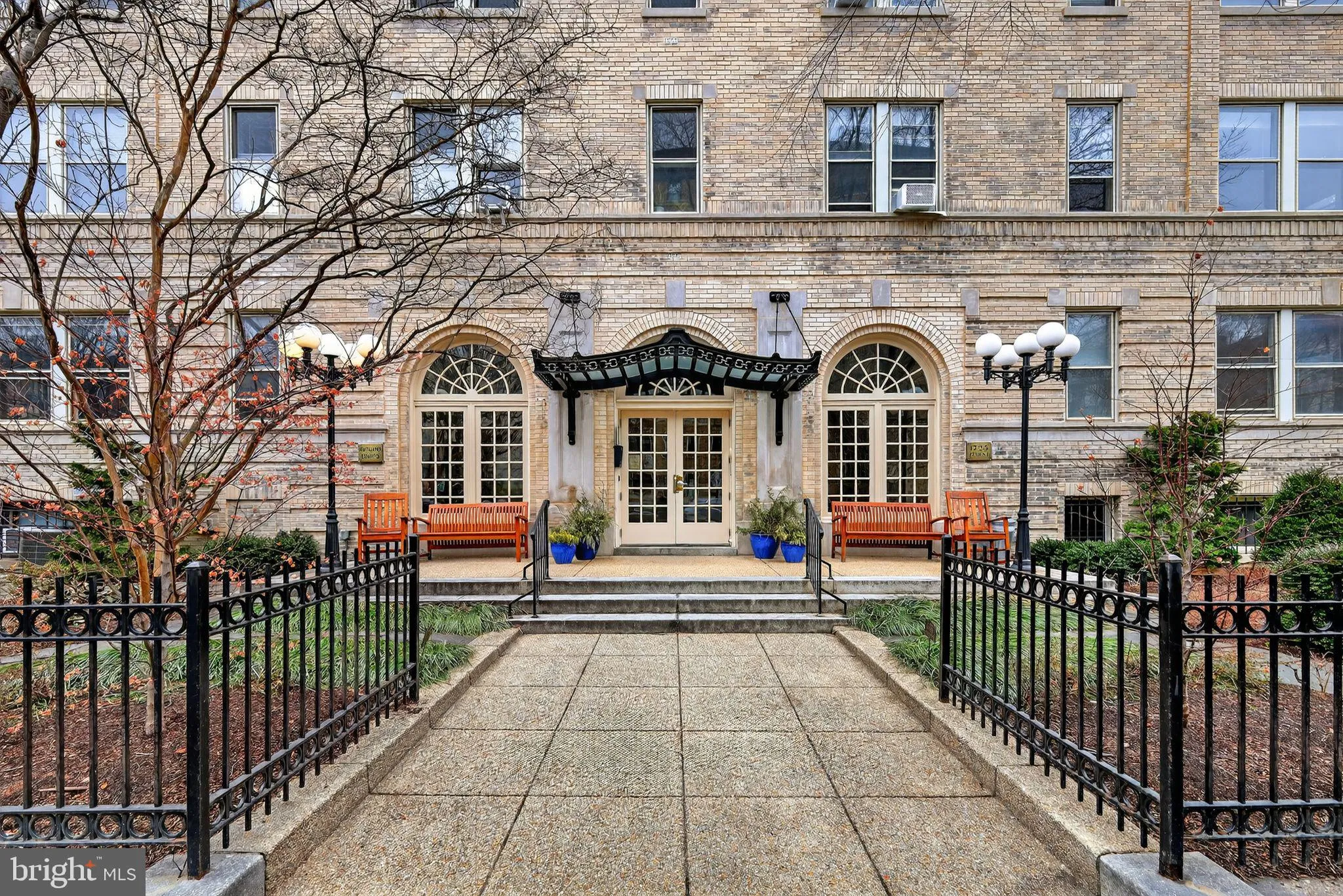 1725 17TH STREET, Washington, DC 20009