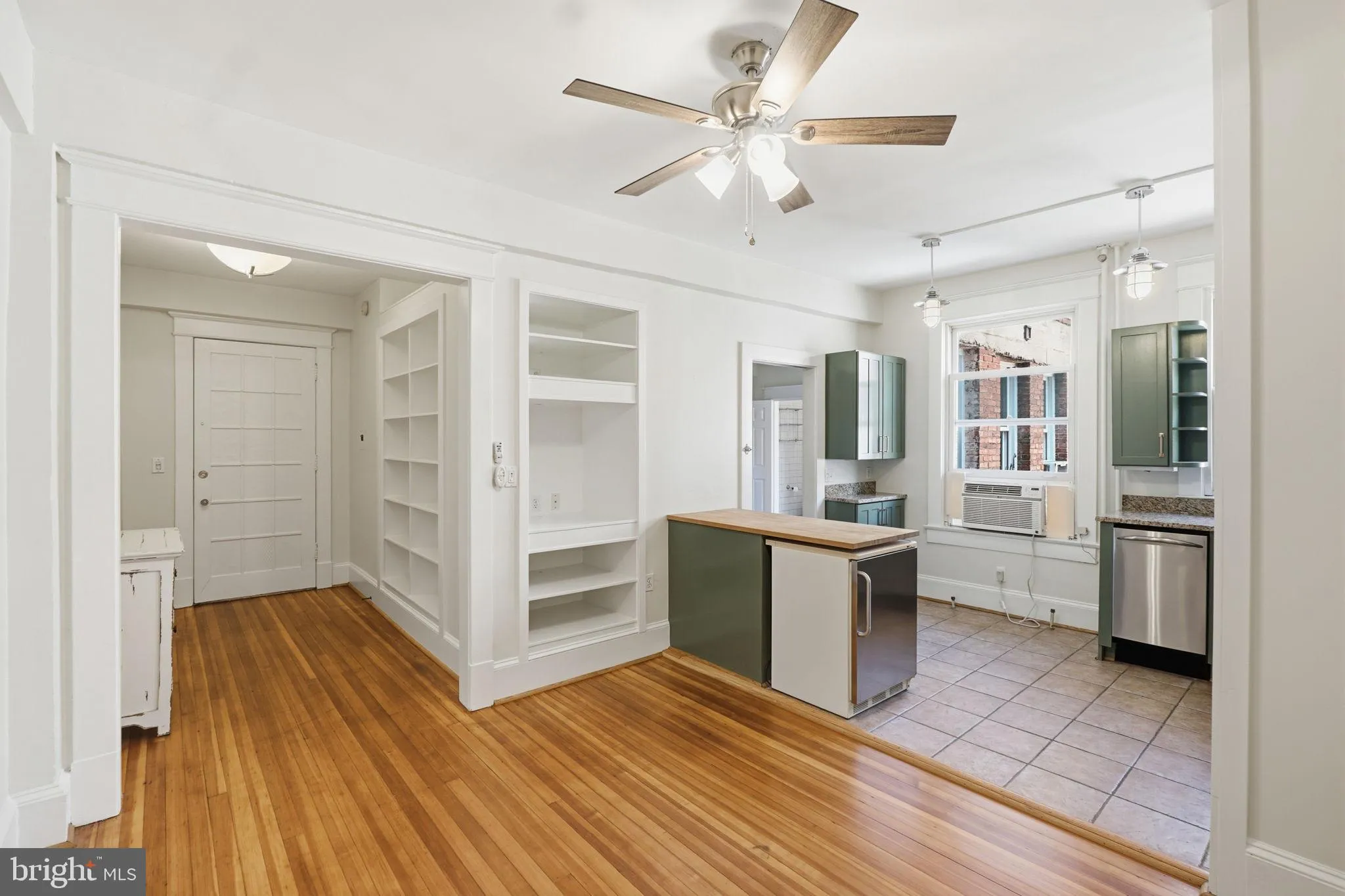1736 COLUMBIA ROAD, Washington, DC 20009