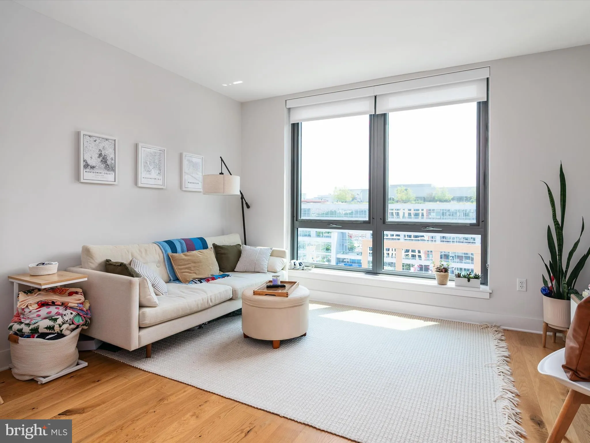 1211 VAN STREET, Washington, DC 20003