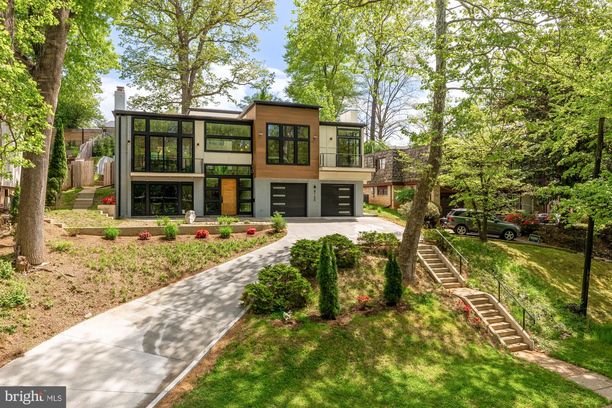 8165 BEACH DRIVE, Washington, DC 20012