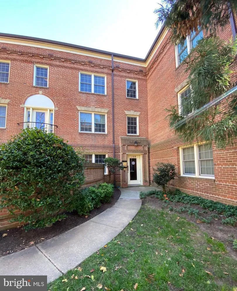 1109 PITT STREET, Alexandria, VA 22314