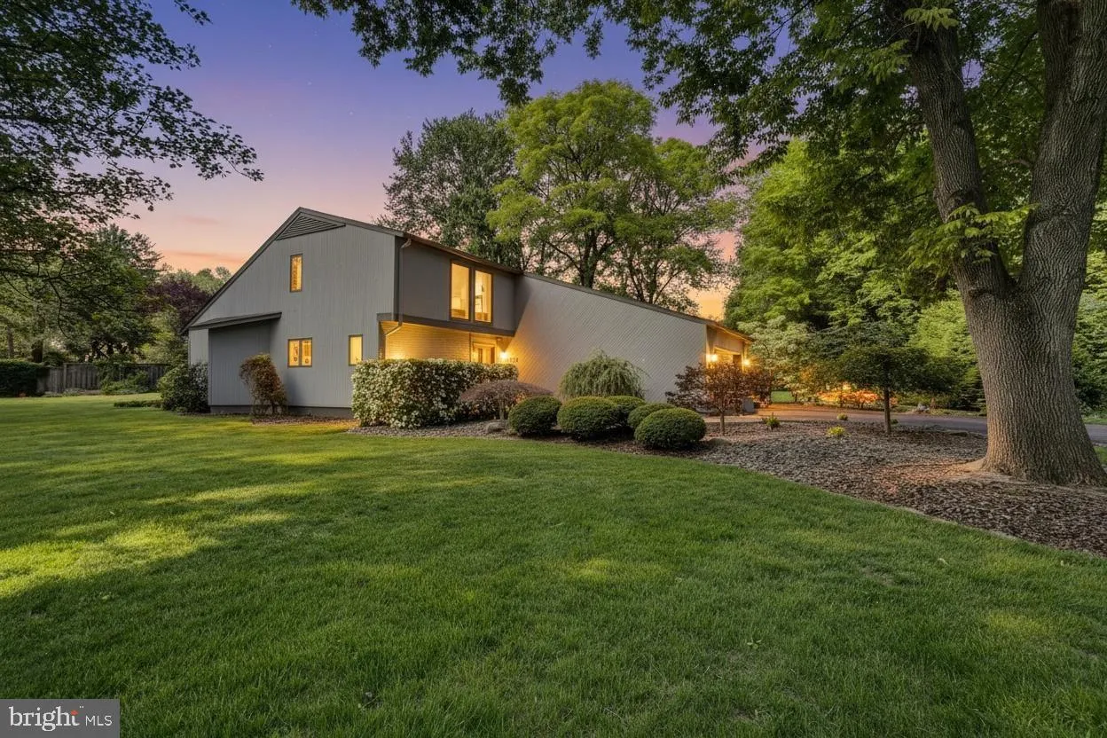 10501 OAK PLACE COURT, Fairfax, VA 22030