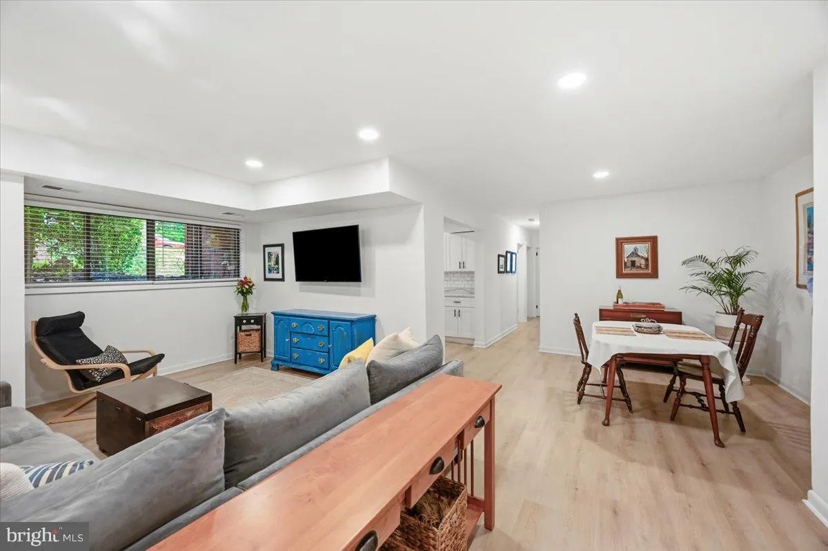 55 SKYHILL ROAD, Alexandria, VA 22314