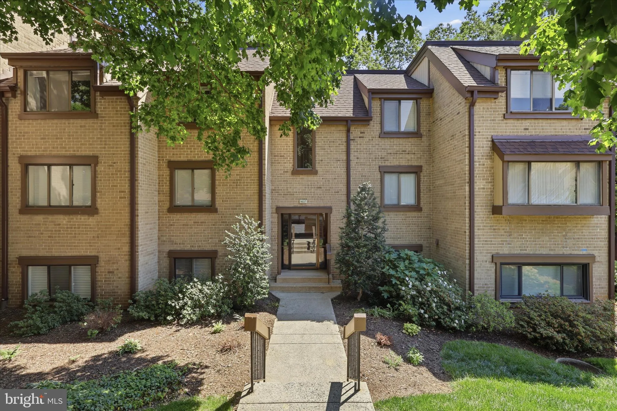 1637 PARKCREST CIRCLE, Reston, VA 20190