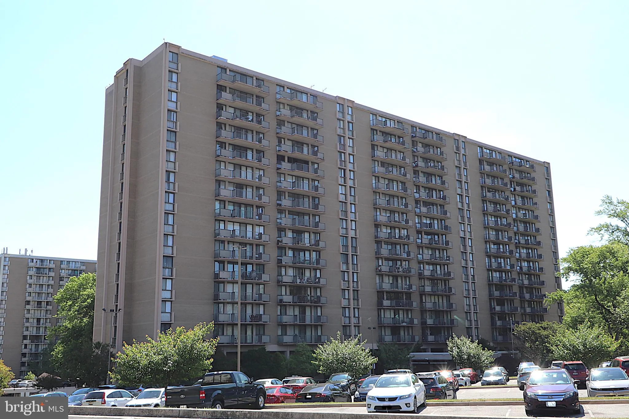 6100 WESTCHESTER PARK DRIVE, College Park, MD 20740