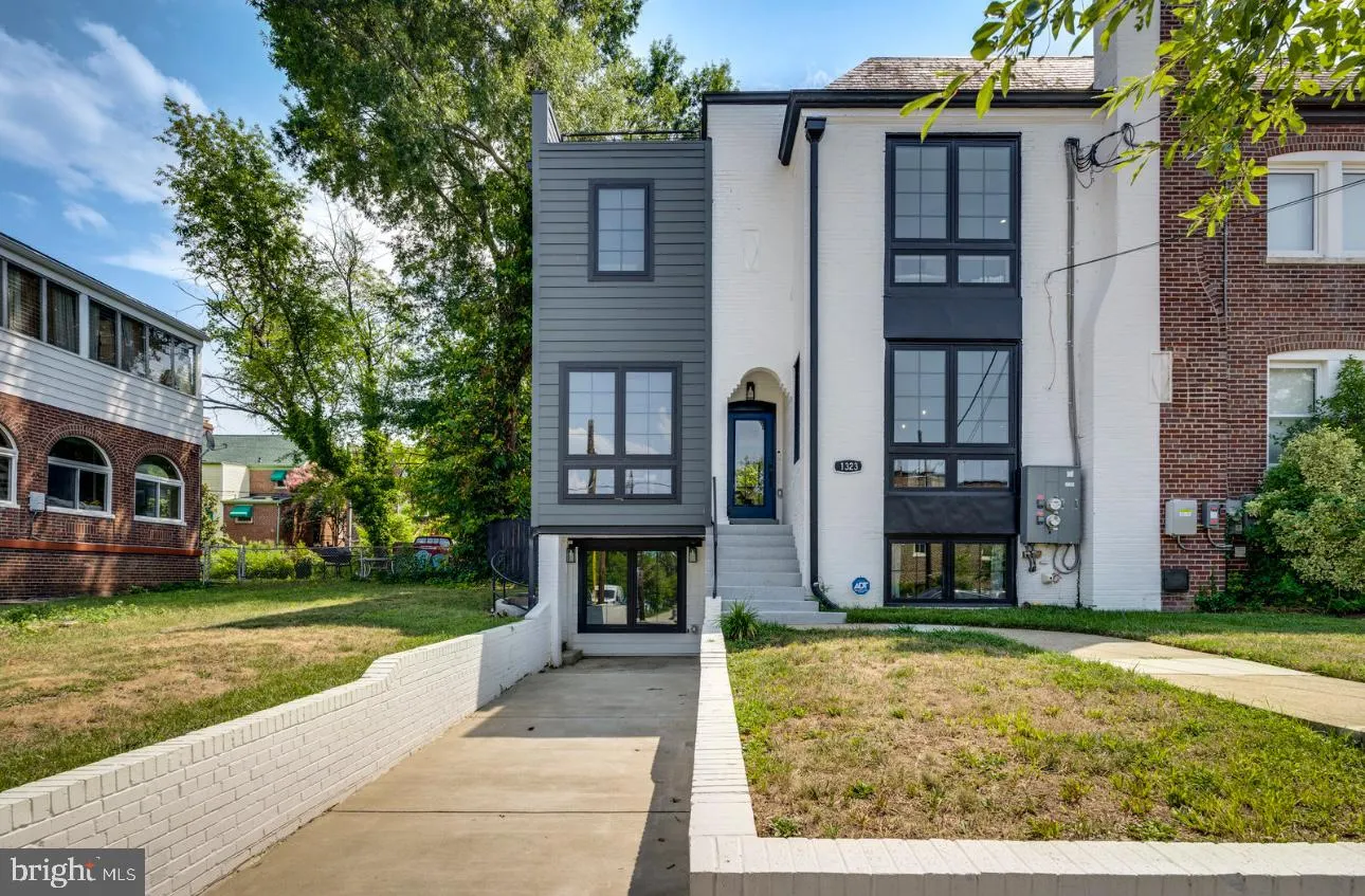 1323 SHEPHERD STREET, Washington, DC 20017