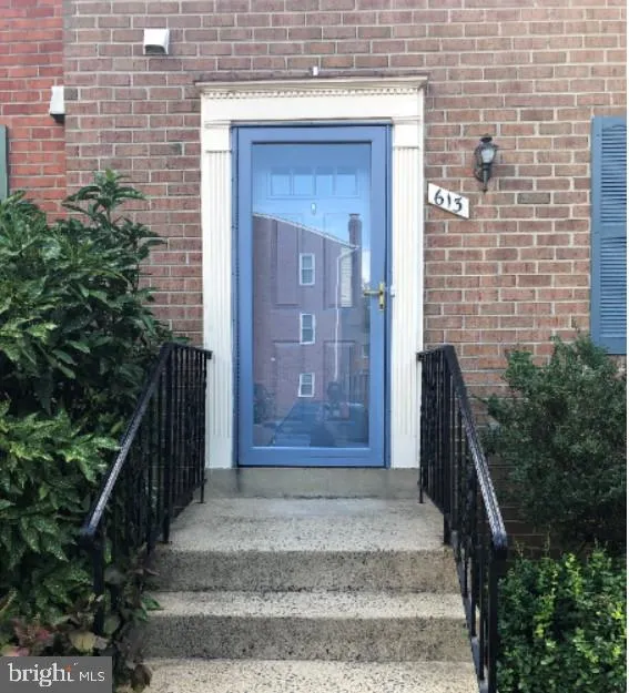 613 ABINGDON STREET, Arlington, VA 22203