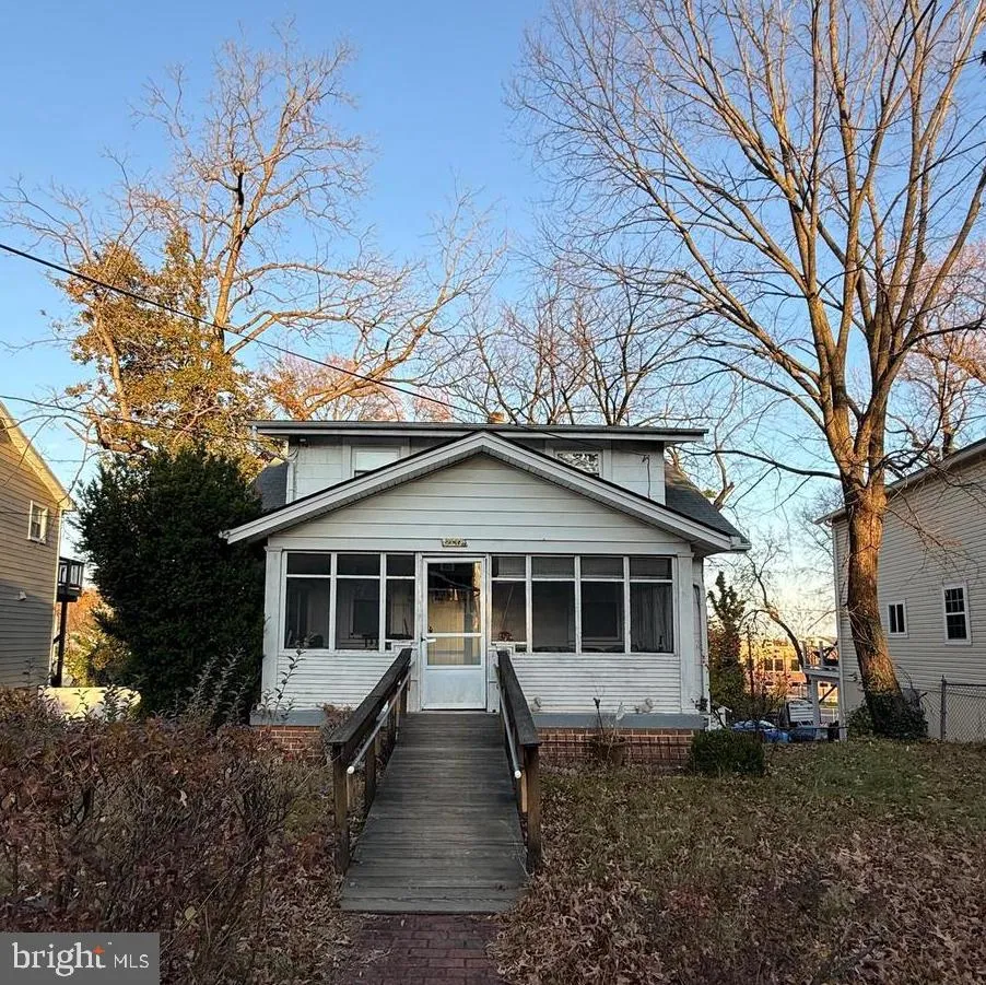 2137 30TH STREET, Washington, DC 20018