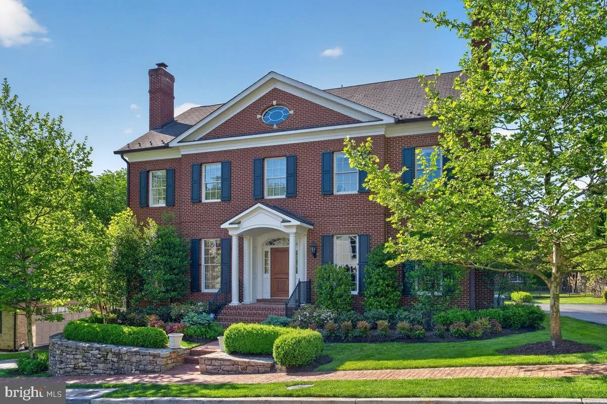 1935 FOXVIEW CIRCLE, Washington, DC 20007