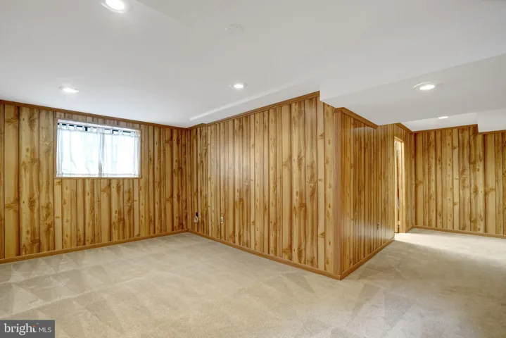 821 N Latham Street, Alexandria, VA 22304
