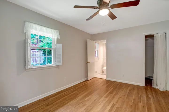 821 N Latham Street, Alexandria, VA 22304