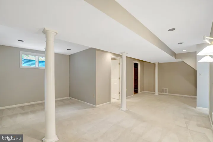 821 N Latham Street, Alexandria, VA 22304