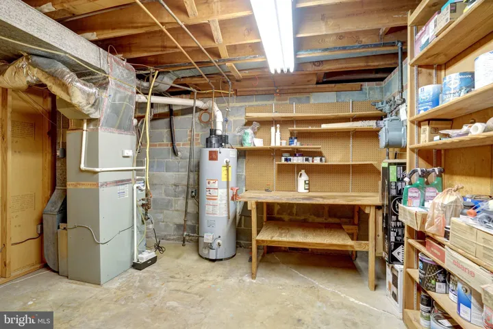 821 N Latham Street, Alexandria, VA 22304