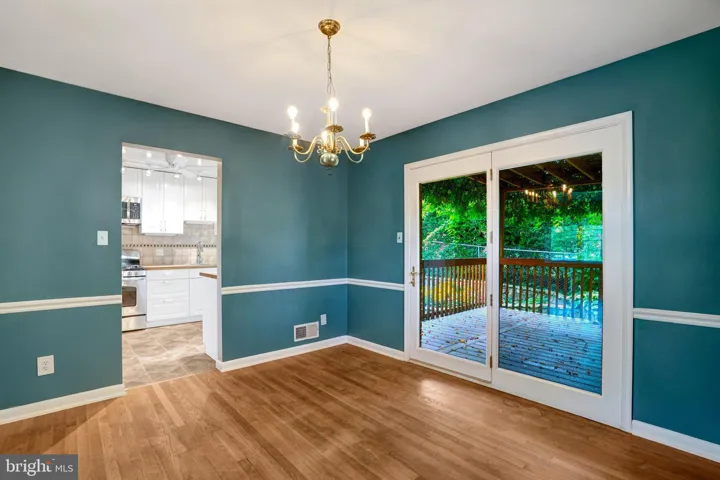 821 N Latham Street, Alexandria, VA 22304