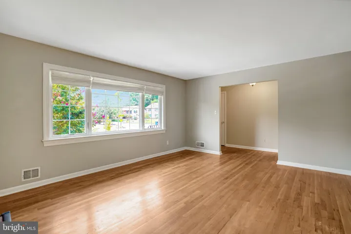 821 N Latham Street, Alexandria, VA 22304
