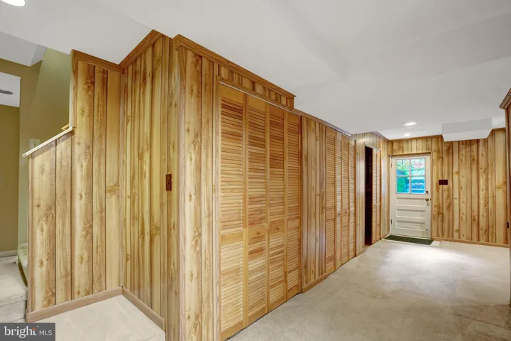 821 N Latham Street, Alexandria, VA 22304