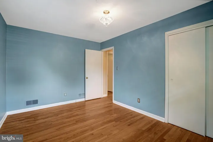 821 N Latham Street, Alexandria, VA 22304
