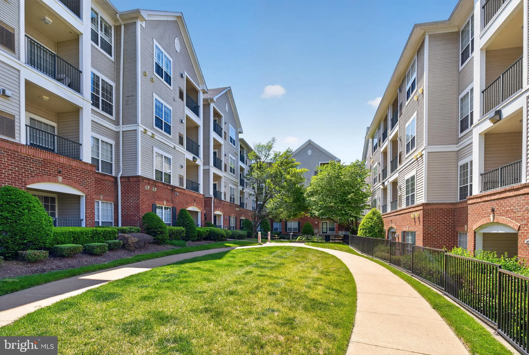 4854 EISENHOWER AVENUE, Alexandria, VA 22304