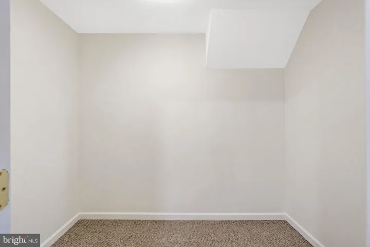 8304 Lindside Way, Springfield, VA 22153