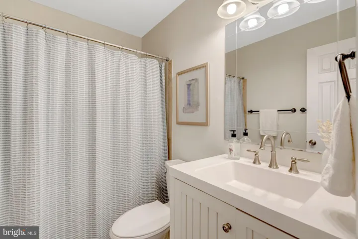 8304 Lindside Way, Springfield, VA 22153