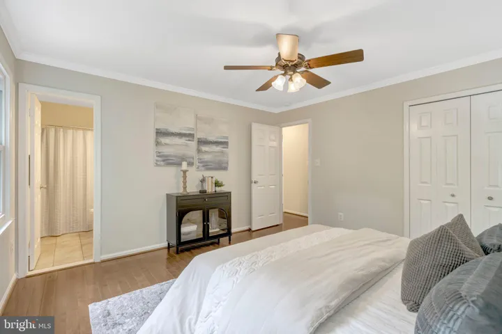 8304 Lindside Way, Springfield, VA 22153