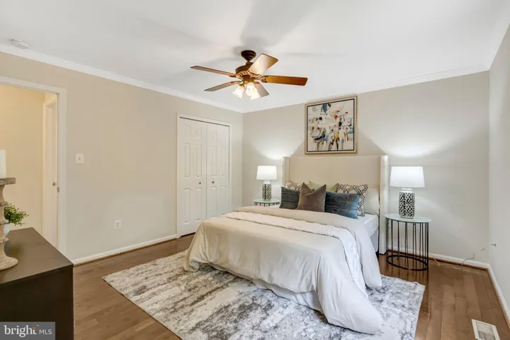 8304 Lindside Way, Springfield, VA 22153