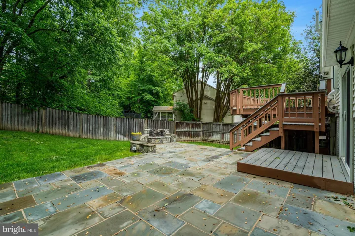 8304 Lindside Way, Springfield, VA 22153