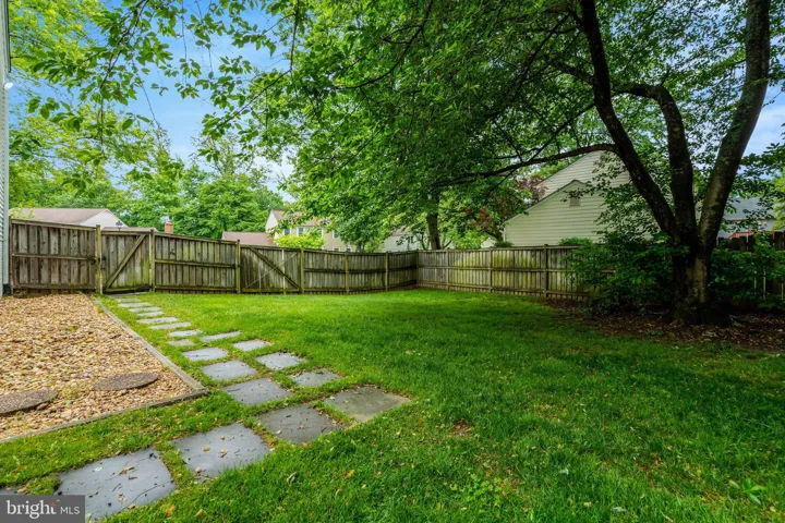8304 Lindside Way, Springfield, VA 22153