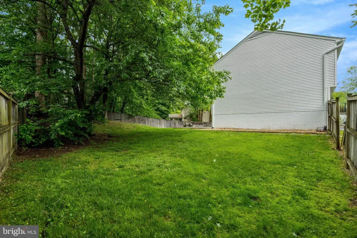 8304 Lindside Way, Springfield, VA 22153