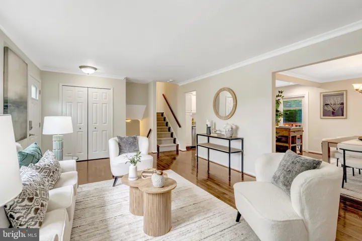 8304 Lindside Way, Springfield, VA 22153