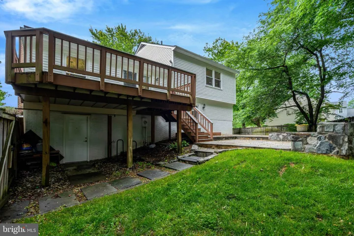 8304 Lindside Way, Springfield, VA 22153