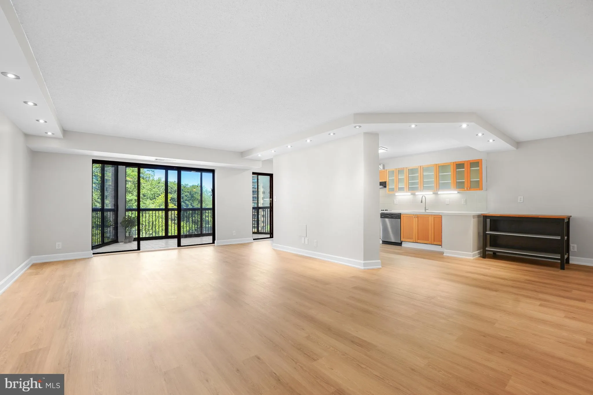 5904 MOUNT EAGLE DRIVE, Alexandria, VA 22303