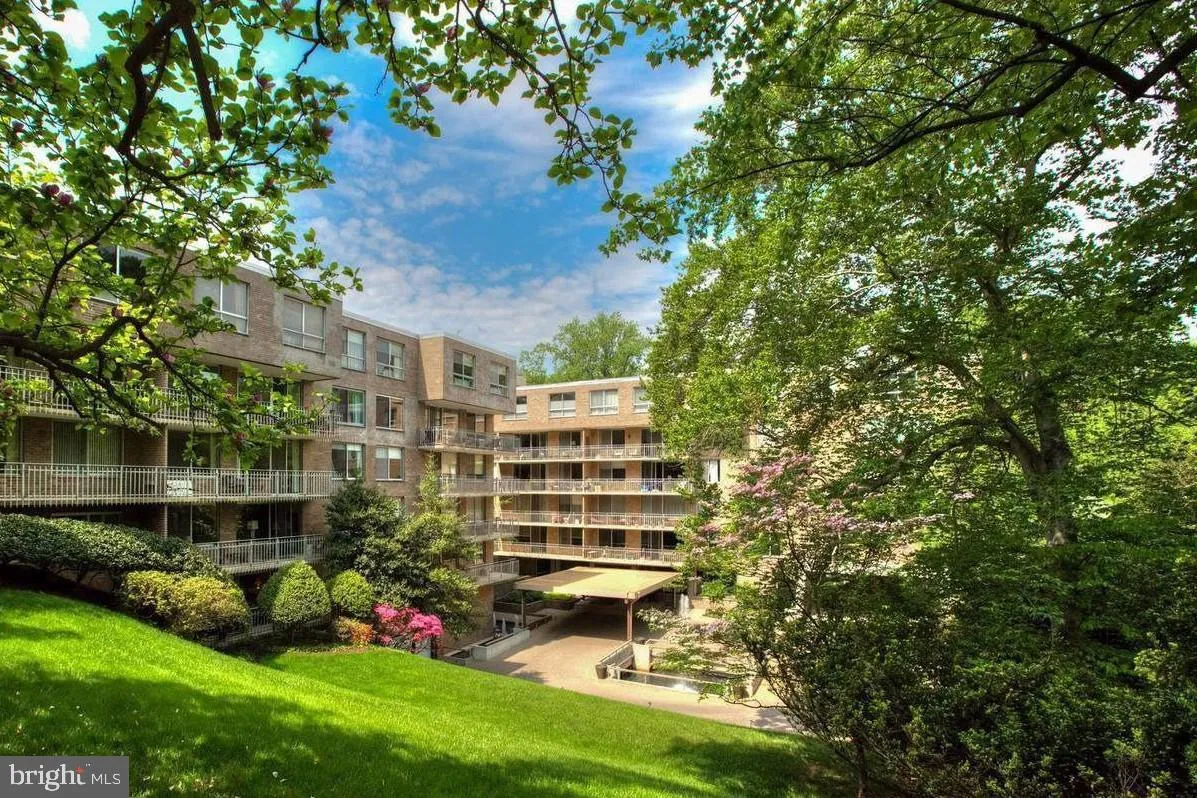 4100 CATHEDRAL AVENUE, Washington, DC 20016