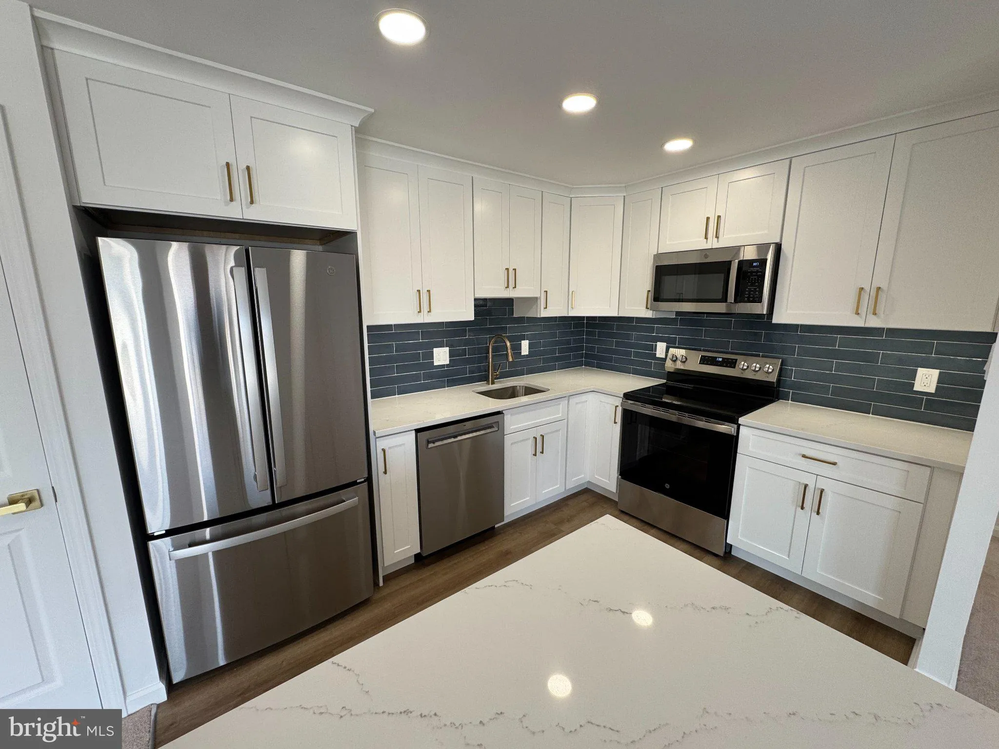 6153 EDSALL ROAD, Alexandria, VA 22304