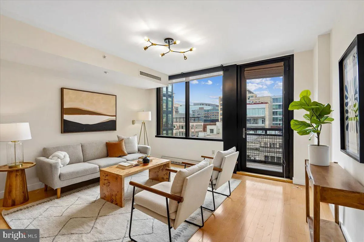 912 F STREET, Washington, DC 20004