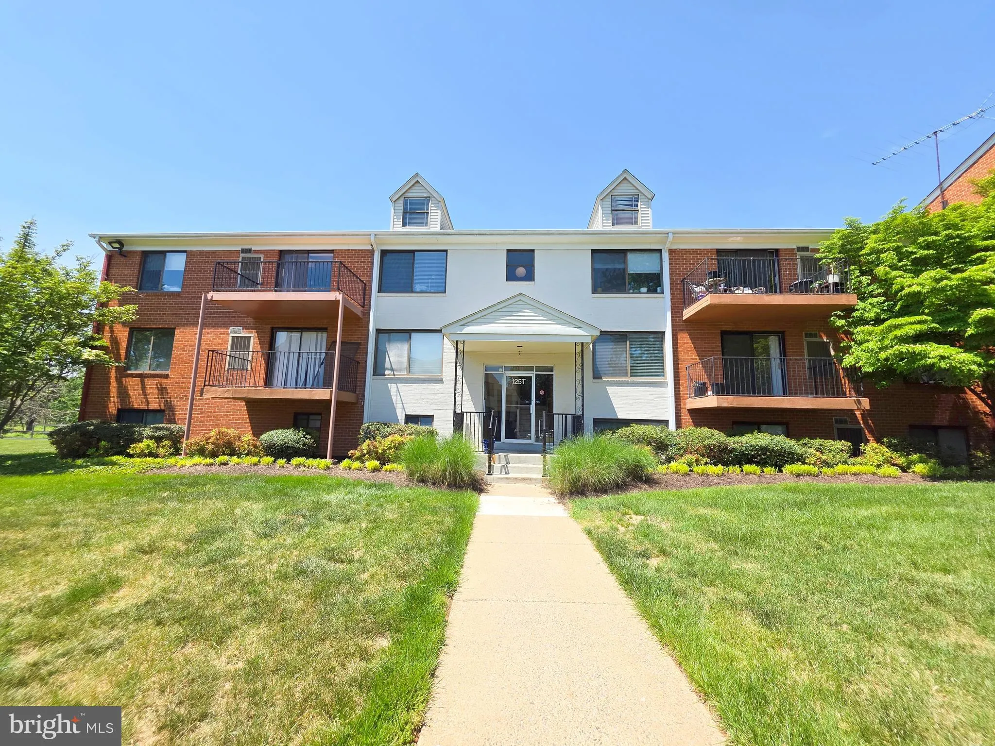 125 CLUBHOUSE DRIVE, Leesburg, VA 20175