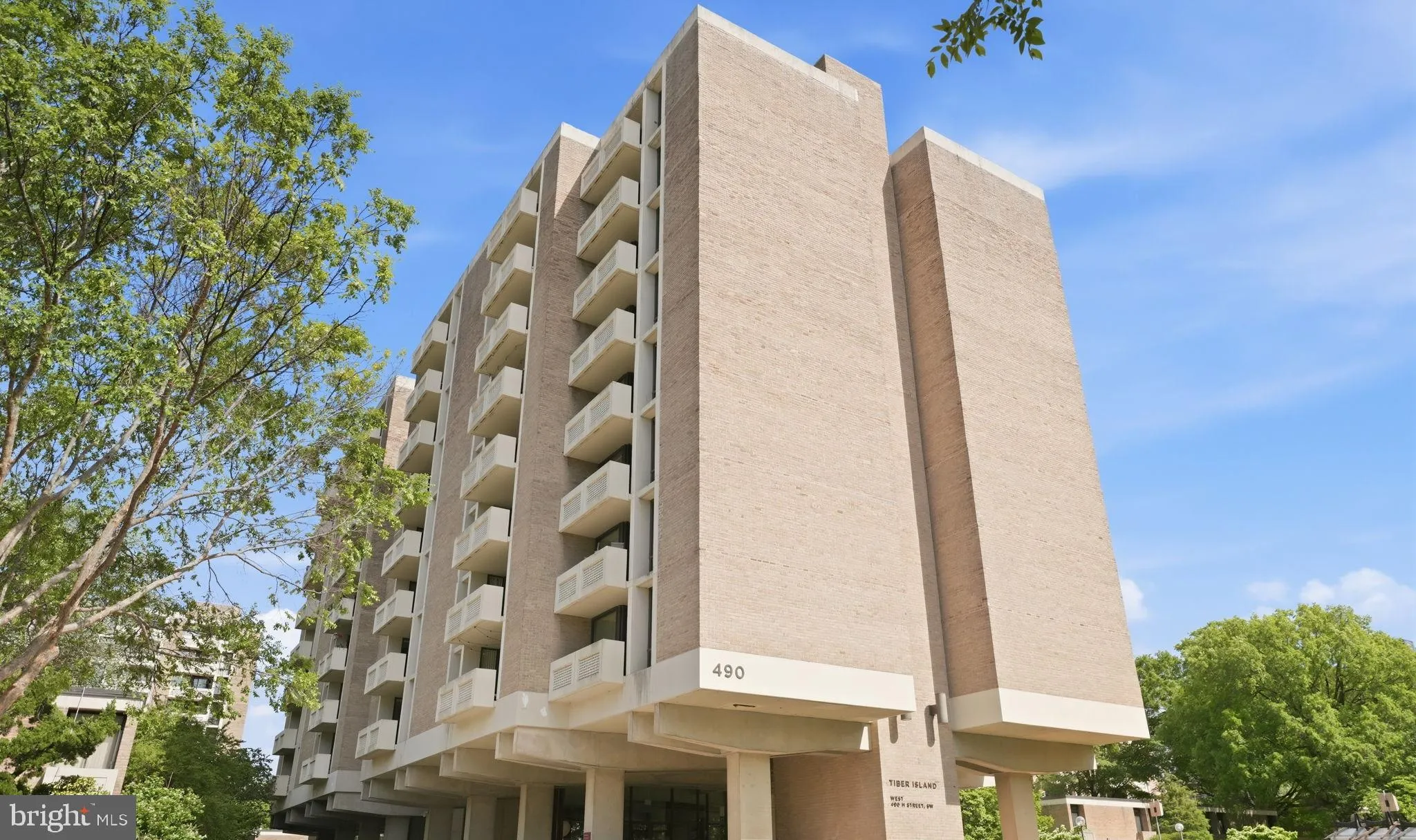 490 M STREET, Washington, DC 20024