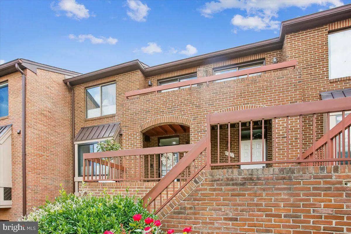5229 KING CHARLES WAY, Bethesda, MD 20814