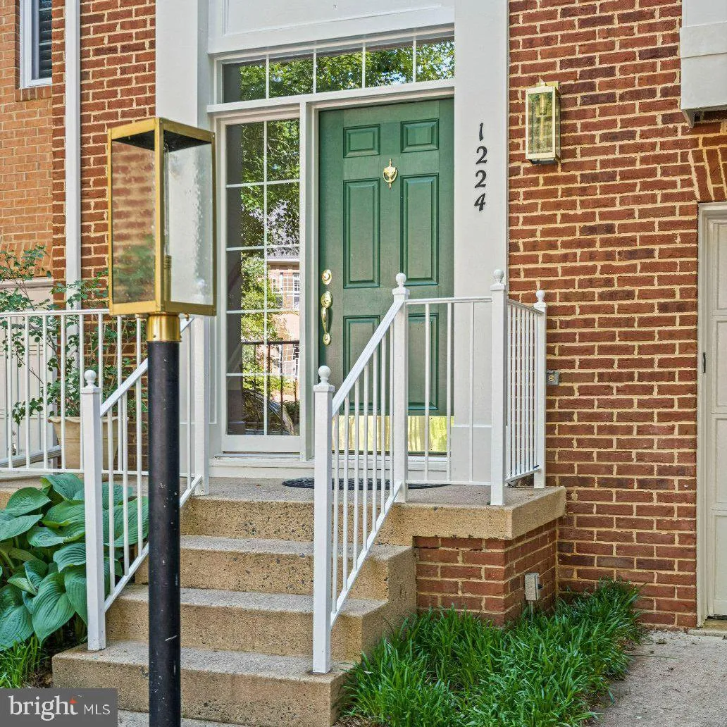 1224 WILD HAWTHORN WAY, Reston, VA 20194