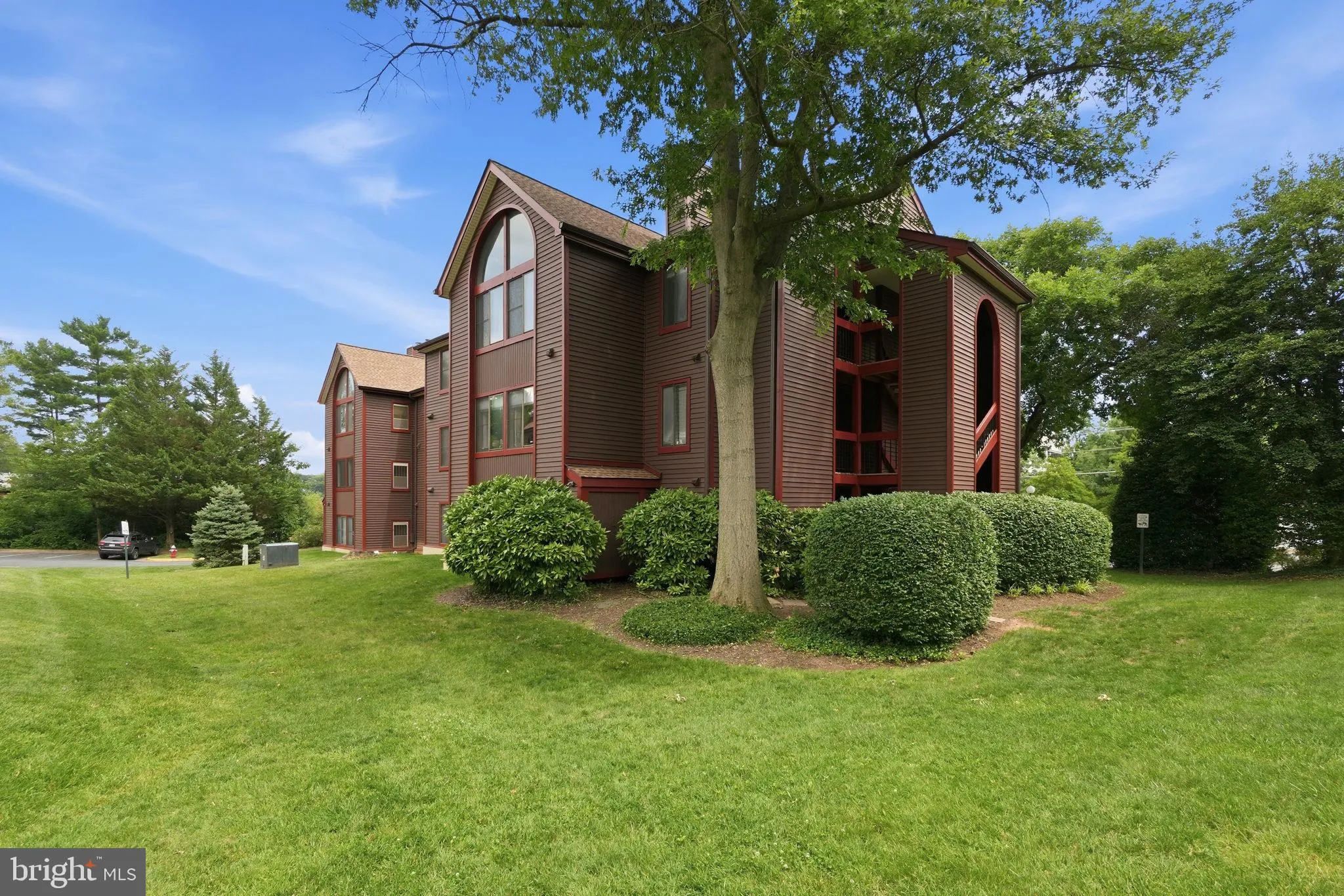 2822 LEE OAKS PLACE, Falls Church, VA 22046