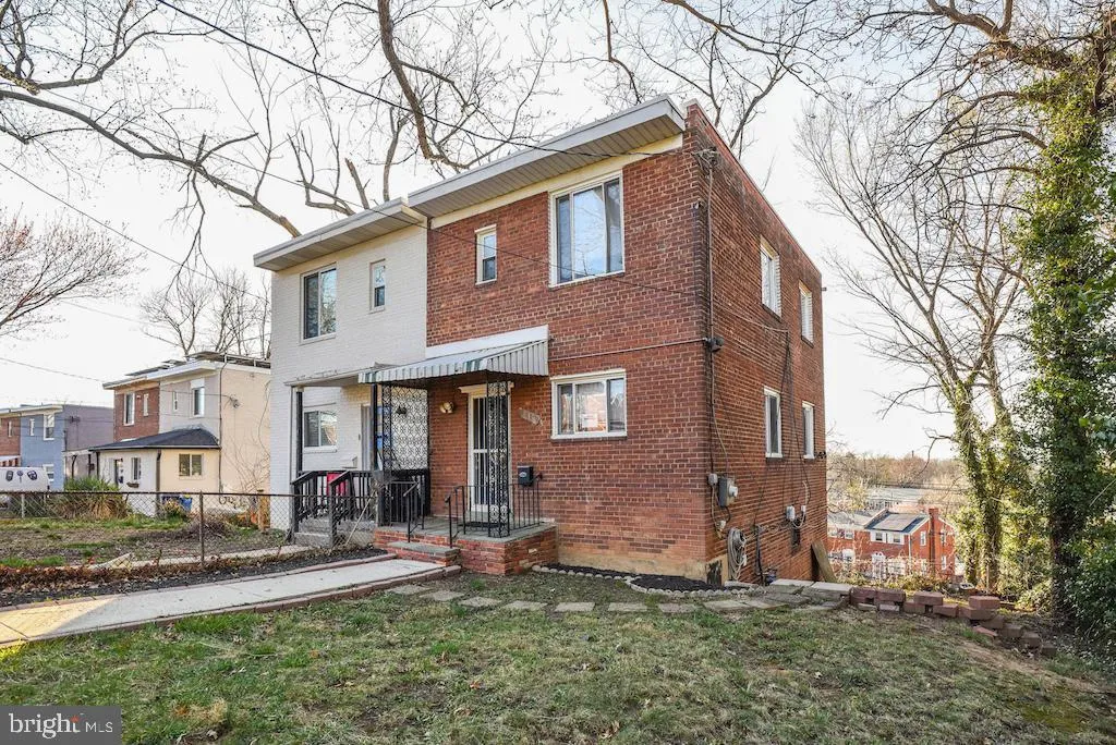 513 HILLTOP TERRACE, Washington, DC 20019