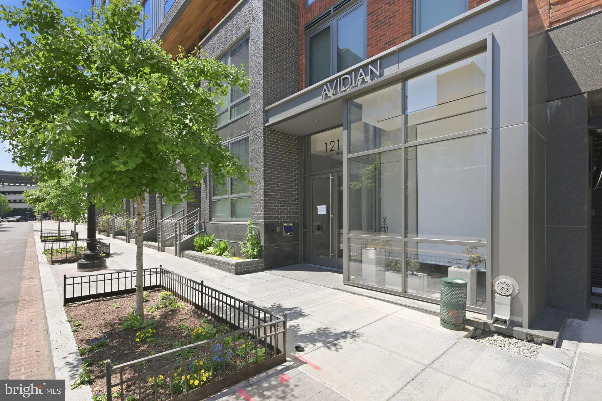 1211 VAN STREET, Washington, DC 20003