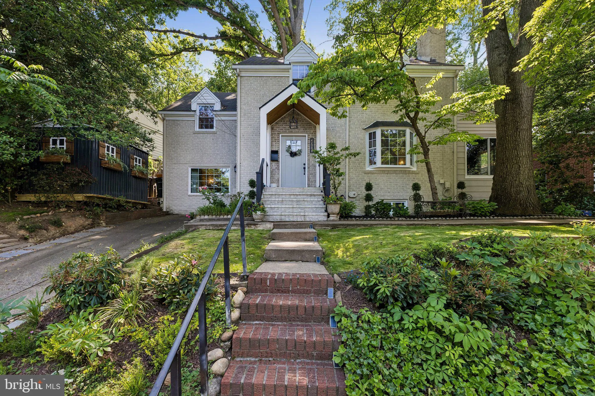 2700 GRANT STREET, Arlington, VA 22202