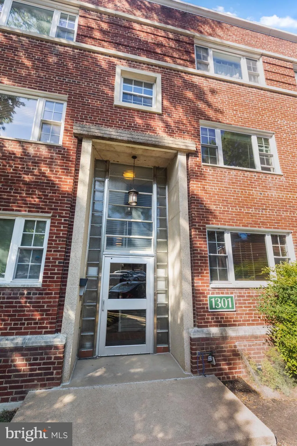 1301 ODE STREET, Arlington, VA 22209