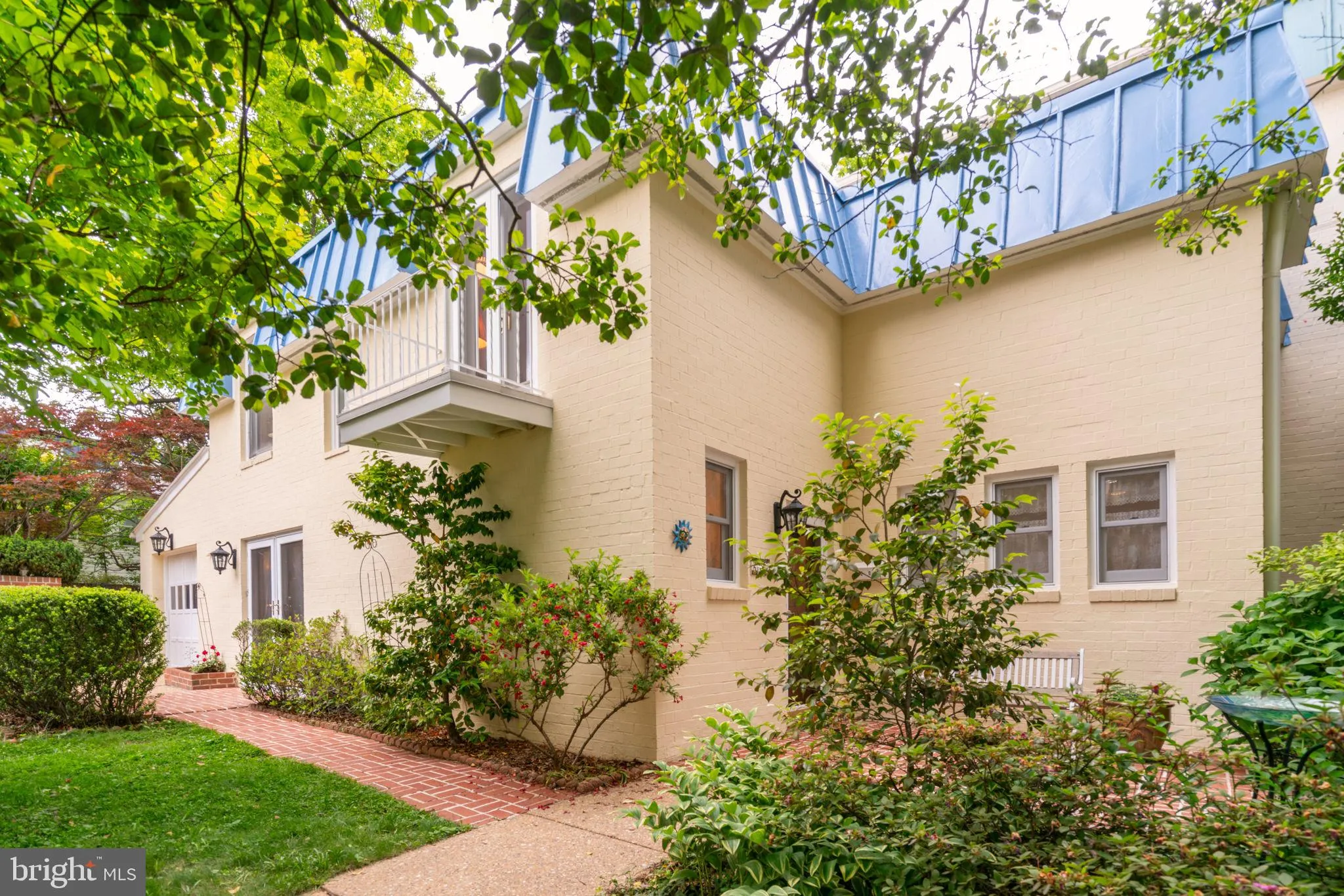 201 GARDEN COURT, Falls Church, VA 22046