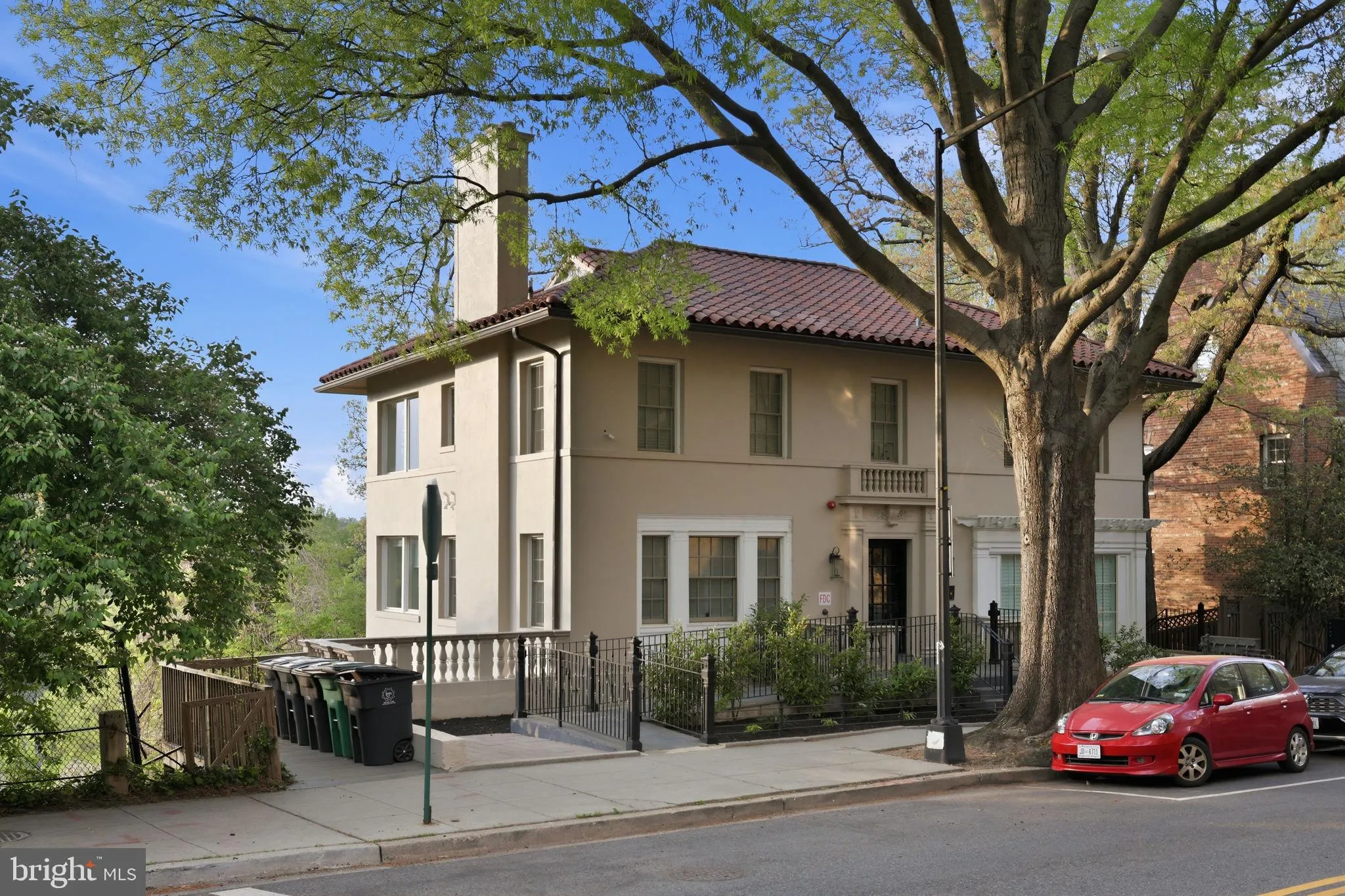 2800 ADAMS MILL ROAD, Washington, DC 20009