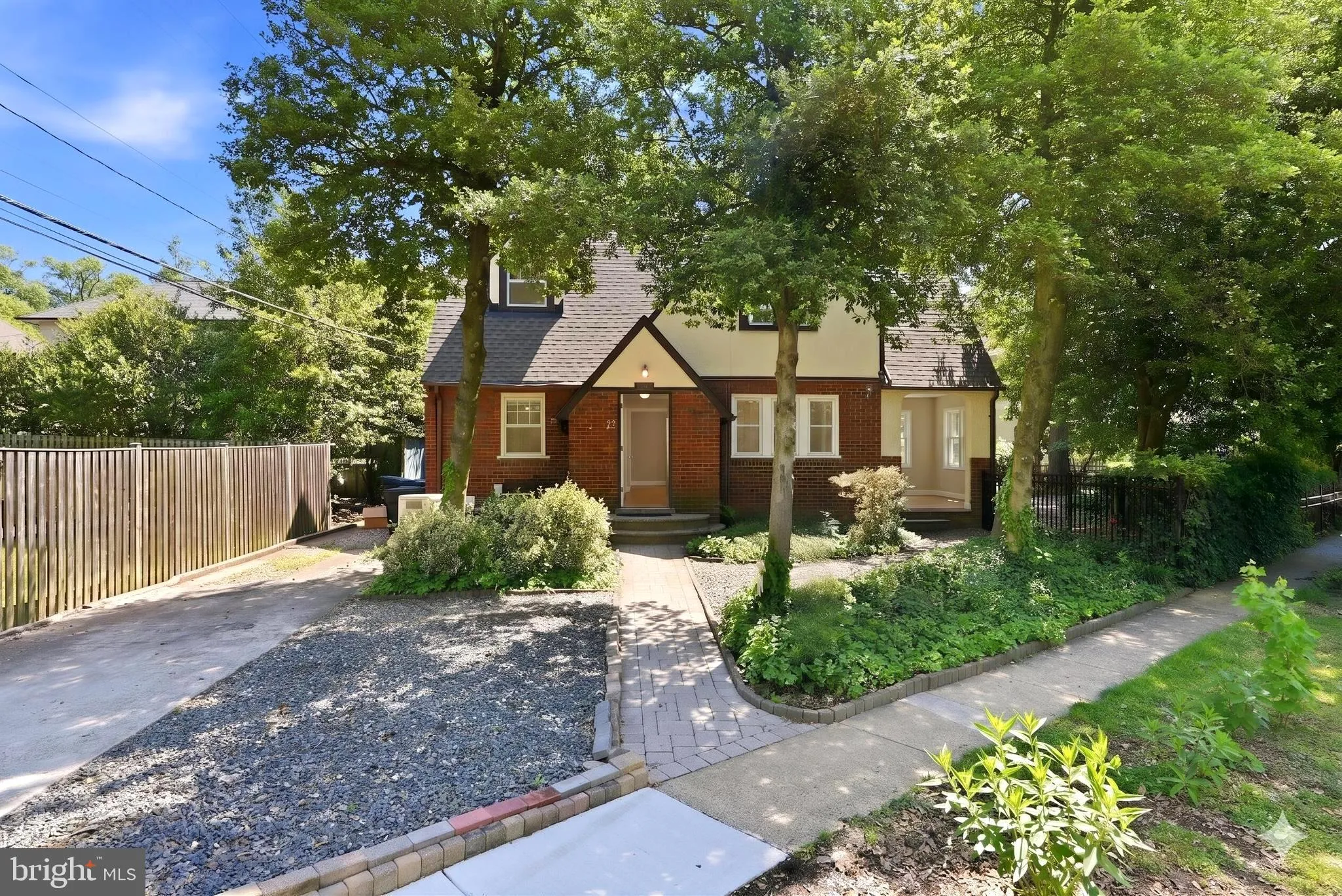 2511 GRANT STREET, Arlington, VA 22202