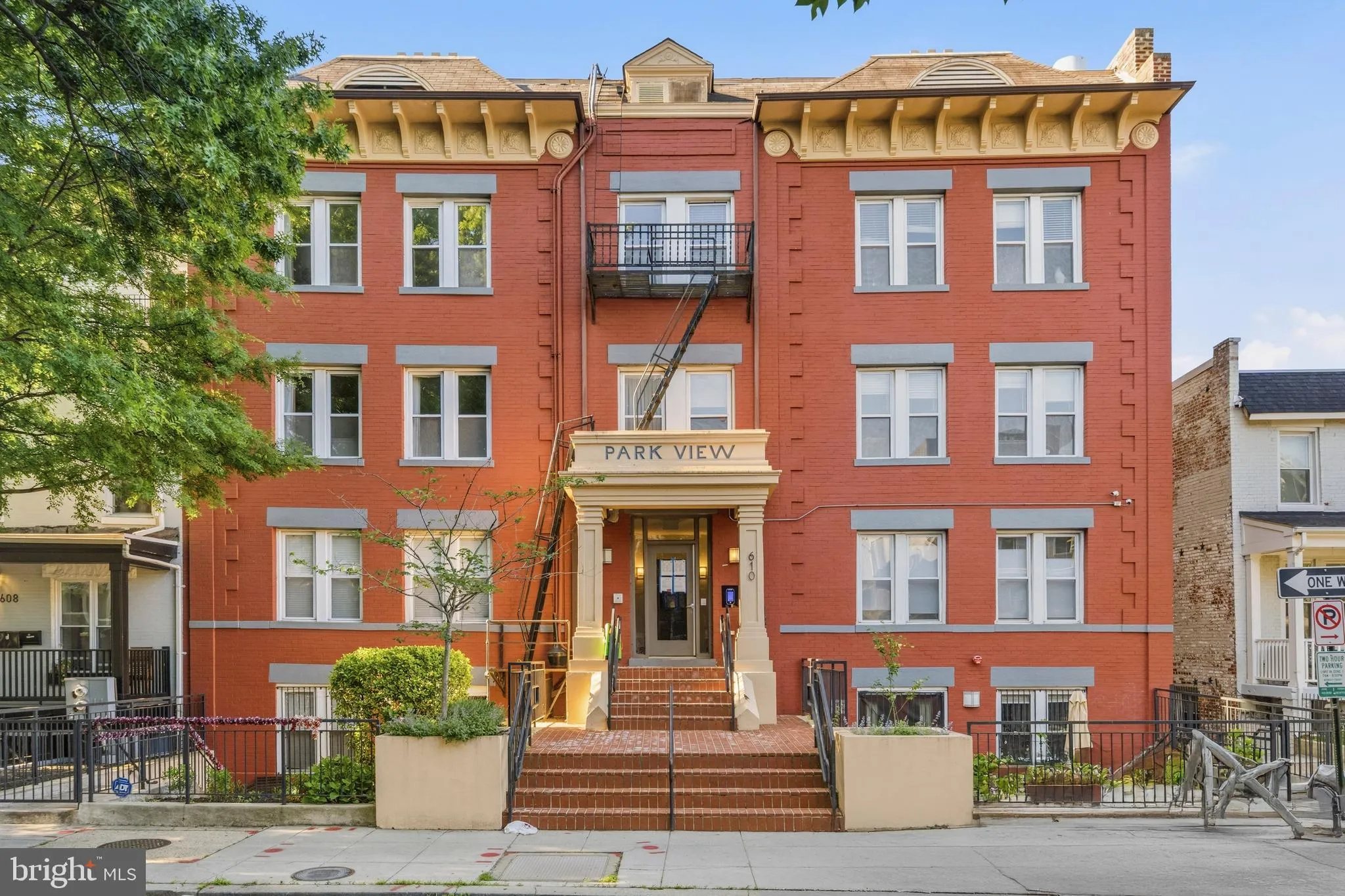 610 IRVING STREET, Washington, DC 20010