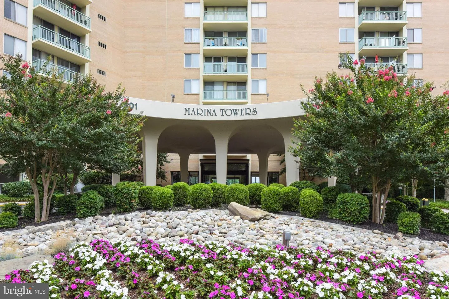 501 SLATERS LANE, Alexandria, VA 22314